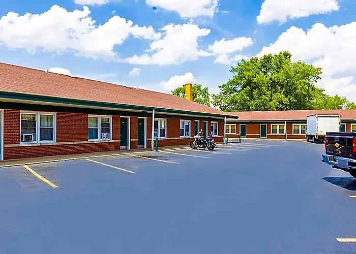 Отель Manor By Oyo Near Oak Brook Chicago Westchester