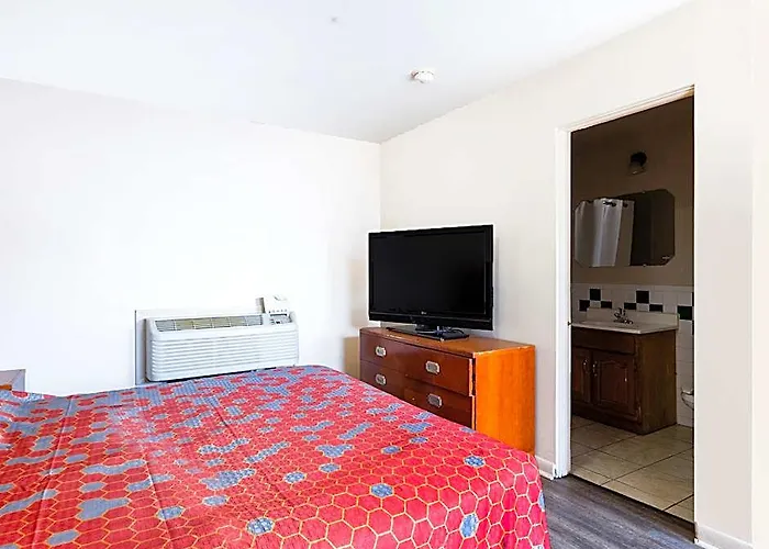 Отель Manor By Oyo Near Oak Brook Chicago Westchester Хиллсайд