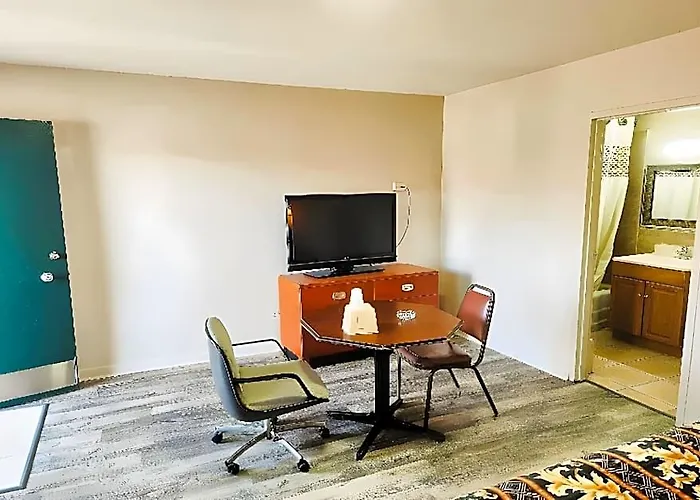 Отель Manor By Oyo Near Oak Brook Chicago Westchester 2*